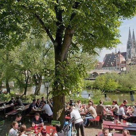 Schloss Weichs Zu Regensburg Mit 2Schlafzimmer Parkplatz Internet 75Qm Zentrum Exteriör bild