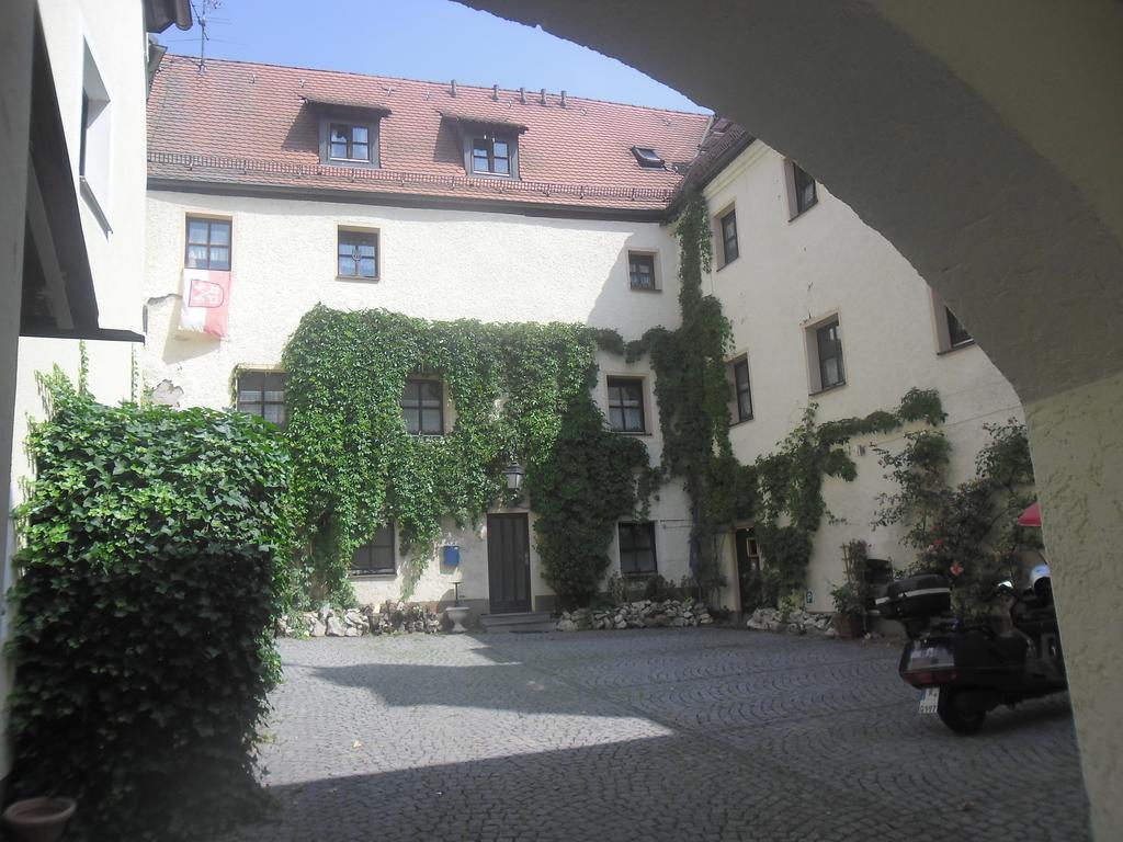 Schloss Weichs Zu Regensburg Mit 2Schlafzimmer Parkplatz Internet 75Qm Zentrum Exteriör bild