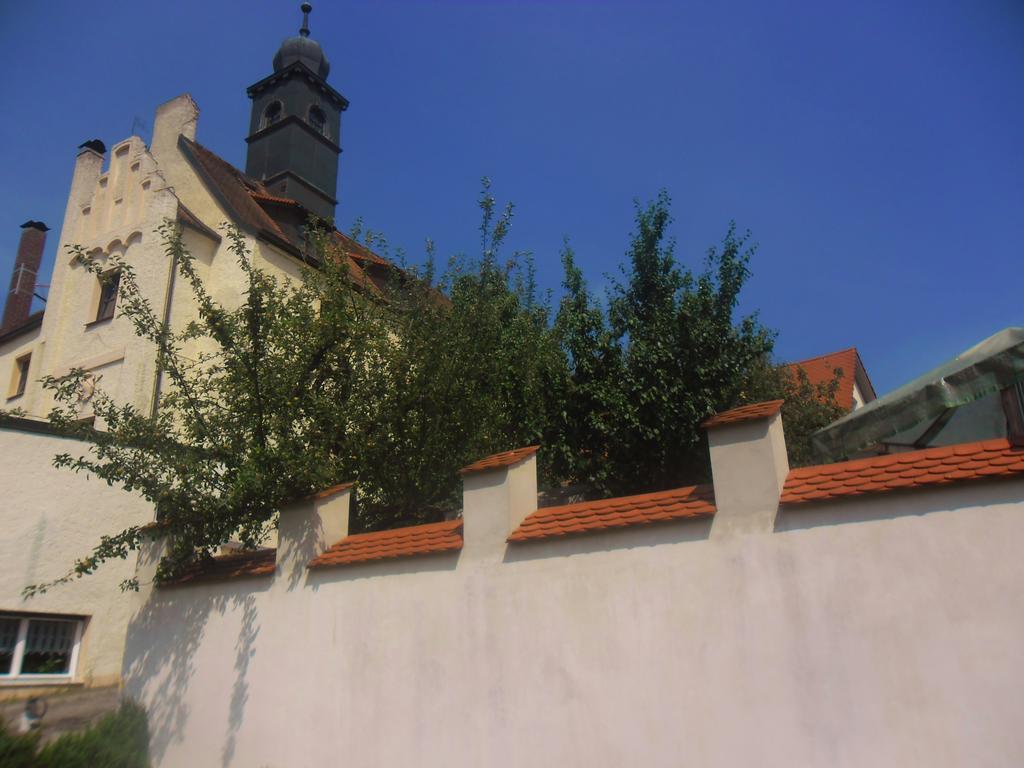 Schloss Weichs Zu Regensburg Mit 2Schlafzimmer Parkplatz Internet 75Qm Zentrum Exteriör bild